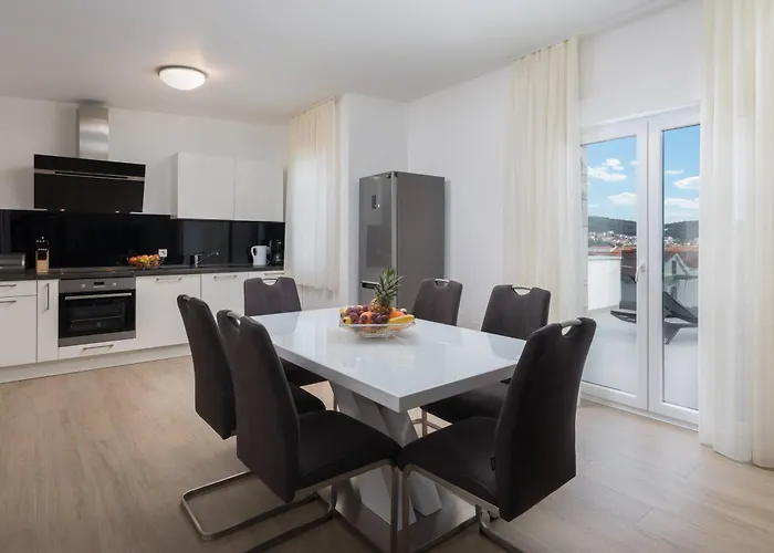 Apartman Apollo *