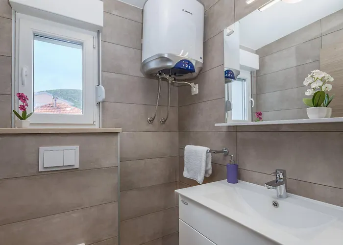 Apartman Apollo *