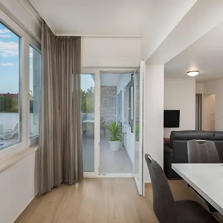 Apollo * トロギール