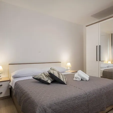 Apollo アパート *