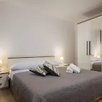 Apollo Apartment *