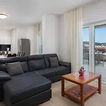 Apartment Apollo *