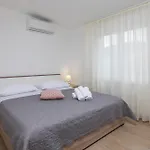 Apollo Trogir