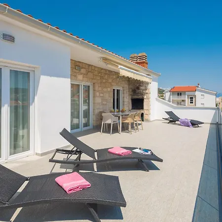Apollo * Trogir