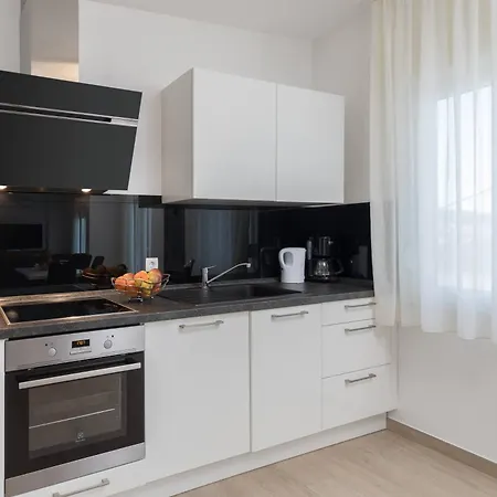 Apollo Apartment